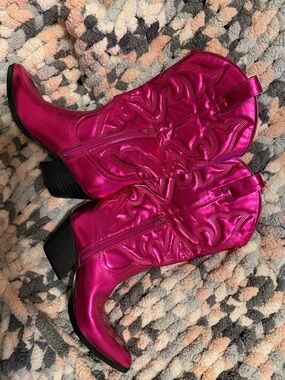 Women's Metallic Pink Western Boots